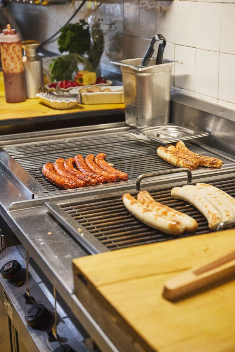 De beste currywurst van Duitsland op de grill
